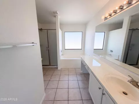 Bath - 2234 E Paraiso Dr, Phoenix, AZ 85024 photo 1 of 2