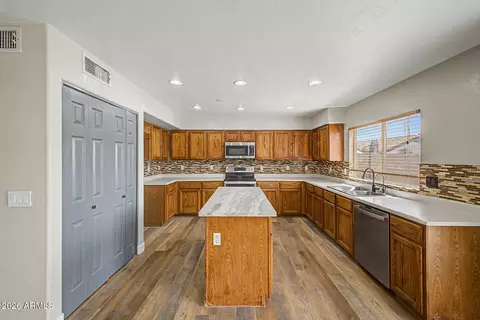 Kitchen - 7161 E Navarro Ave, Mesa, AZ 85209 photo 1 of 2