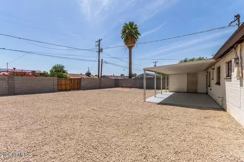 Exterior - 5635 N 35th Dr, Phoenix, AZ 85019 photo 4 of 7