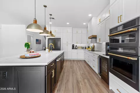 Kitchen - 2887 E Baars Ct, Gilbert, AZ 85297 photo 4 of 5