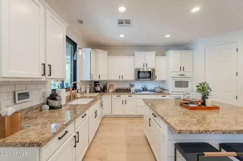 Kitchen - 3852 E Comstock Dr, Gilbert, AZ 85296 photo 2 of 4