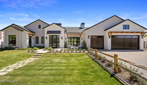 5935 E Calle Tuberia --, Phoenix, AZ 85018