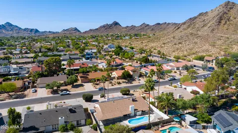 View/Area - 2324 E Cortez St, Phoenix, AZ 85028 photo 2 of 3