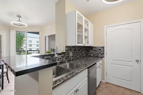 Kitchen - 1701 E Colter St #303, Phoenix, AZ 85016 photo 2 of 5