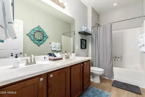 Bath - 2695 E Rakestraw Ln, Gilbert, AZ 85298 photo 3 of 3