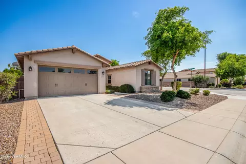 Exterior - 2695 E Rakestraw Ln, Gilbert, AZ 85298 photo 1 of 6
