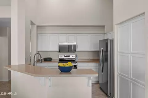 Kitchen - 1024 E Frye Rd #1105, Phoenix, AZ 85048 photo 2 of 3