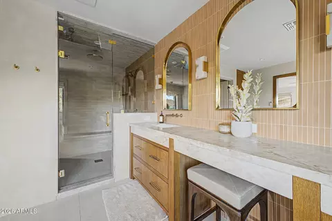 Bath - 3929 E Morrison Ranch Pkwy, Gilbert, AZ 85296 photo 6 of 10
