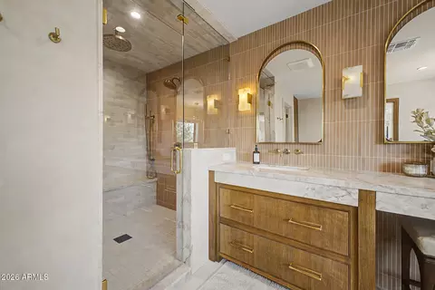 Bath - 3929 E Morrison Ranch Pkwy, Gilbert, AZ 85296 photo 2 of 10
