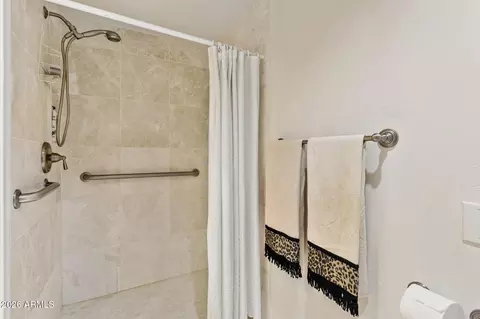 Bath - 4438 E Camelback Rd #149, Phoenix, AZ 85018 photo 3 of 4