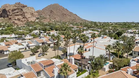 View/Area - 4438 E Camelback Rd #149, Phoenix, AZ 85018 photo 2 of 4