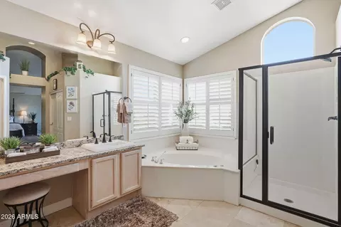 Bath - 4021 E Kirkland Rd, Phoenix, AZ 85050 photo 5 of 5