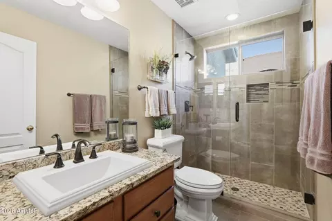 Bath - 4021 E Kirkland Rd, Phoenix, AZ 85050 photo 3 of 5