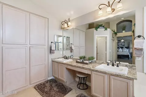 Bath - 4021 E Kirkland Rd, Phoenix, AZ 85050 photo 1 of 5