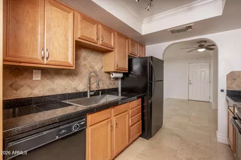 Kitchen - 3825 E Camelback Rd #269, Phoenix, AZ 85018 photo 3 of 3