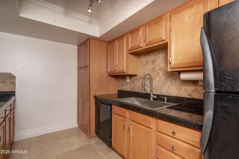 Kitchen - 3825 E Camelback Rd #269, Phoenix, AZ 85018 photo 2 of 3