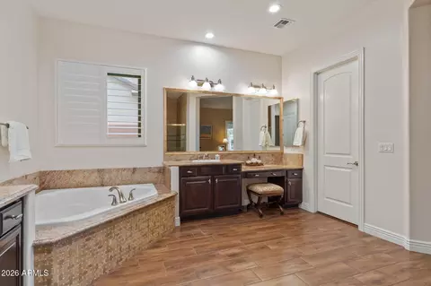 Bath - 2845 E Red Oak St, Gilbert, AZ 85297 photo 2 of 6