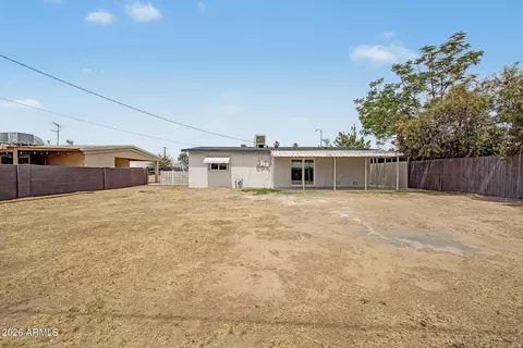 Exterior - 7007 W Wolf St, Phoenix, AZ 85033 photo 4 of 4