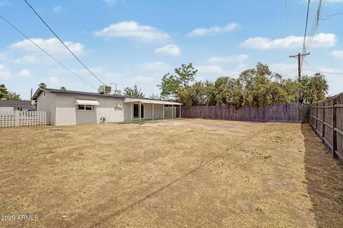 Exterior - 7007 W Wolf St, Phoenix, AZ 85033 photo 3 of 4