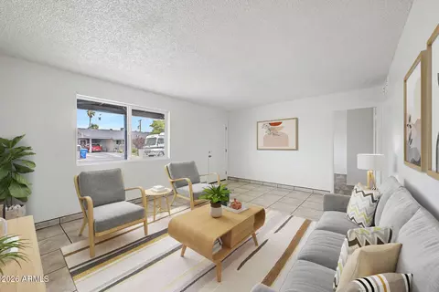 Living - 7007 W Wolf St, Phoenix, AZ 85033 photo 2 of 5