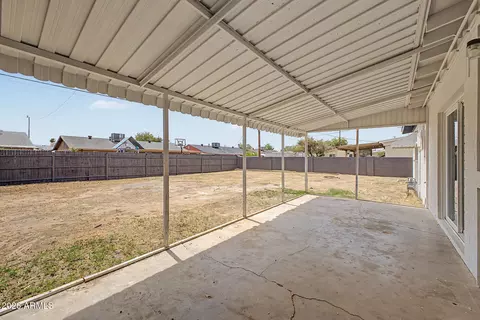 Exterior - 7007 W Wolf St, Phoenix, AZ 85033 photo 2 of 4