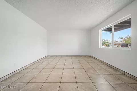 Living - 7007 W Wolf St, Phoenix, AZ 85033 photo 5 of 5