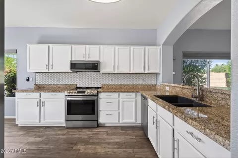 4612 E Michelle Dr, Phoenix, AZ 85032 photo 8