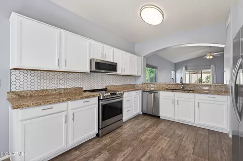 4612 E Michelle Dr, Phoenix, AZ 85032 photo 9