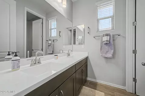 Bath - 2583 S Entwistle St, Gilbert, AZ 85295 photo 3 of 6