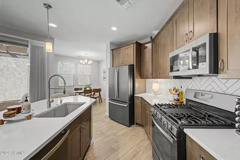 Kitchen - 2583 S Entwistle St, Gilbert, AZ 85295 photo 3 of 4