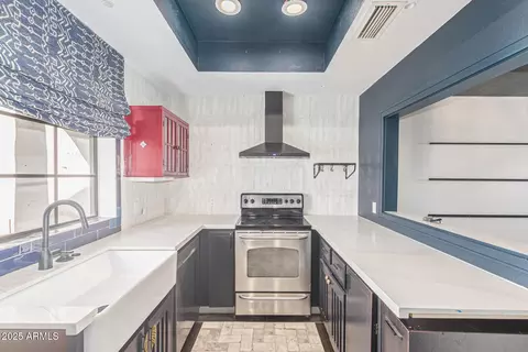 Kitchen - 6153 N 28th Pl, Phoenix, AZ 85016 photo 1 of 3