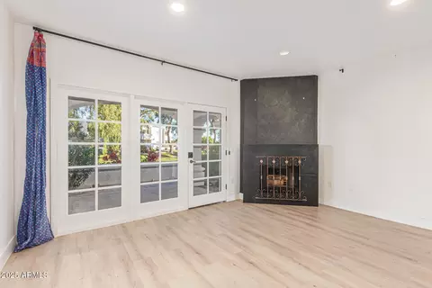 Living - 6153 N 28th Pl, Phoenix, AZ 85016 photo 2 of 9