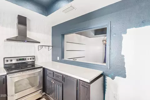 Kitchen - 6153 N 28th Pl, Phoenix, AZ 85016 photo 3 of 3