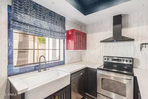 Kitchen - 6153 N 28th Pl, Phoenix, AZ 85016 photo 2 of 3