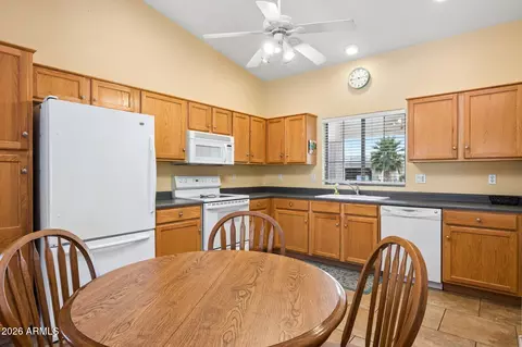 Kitchen - 2101 S Meridian Rd #314, Apache Junction, AZ 85120 photo 2 of 4