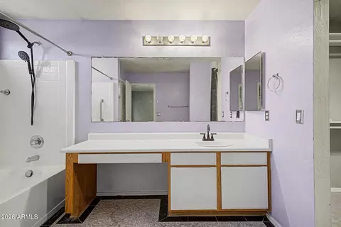 Bath - 3222 W Apollo Rd, Phoenix, AZ 85041 photo 2 of 4
