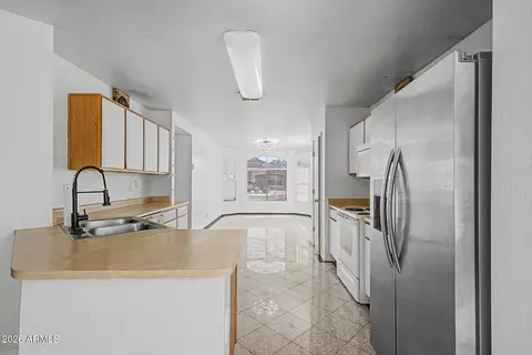 Kitchen - 3222 W Apollo Rd, Phoenix, AZ 85041 photo 1 of 4