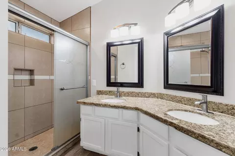 Bath - 1210 E Helena Dr, Phoenix, AZ 85022 photo 2 of 4