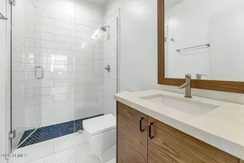 Bath - 4602 E Glenrosa Ave, Phoenix, AZ 85018 photo 3 of 3