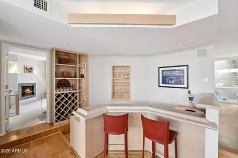 Dining - 8709 N 11th Ave, Phoenix, AZ 85021 photo 1 of 2