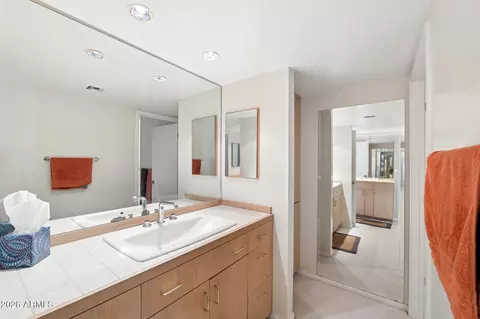 Bath - 8709 N 11th Ave, Phoenix, AZ 85021 photo 3 of 5