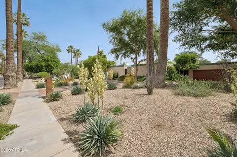 Exterior - 8709 N 11th Ave, Phoenix, AZ 85021 photo 2 of 7