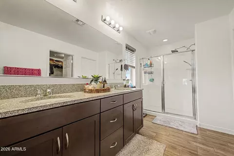Bath - 701 E Liberty Ln, Gilbert, AZ 85296 photo 2 of 4
