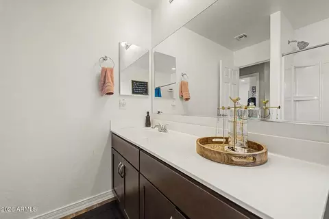 Bath - 701 E Liberty Ln, Gilbert, AZ 85296 photo 3 of 4