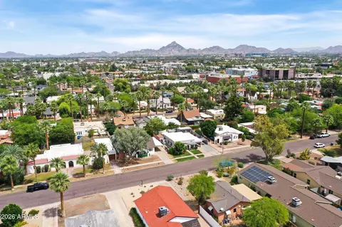 View/Area - 1501 Earll Dr, Phoenix, AZ 85014 photo 1 of 2