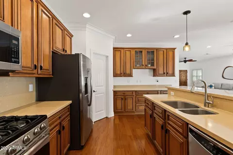 Kitchen - 1501 Earll Dr, Phoenix, AZ 85014 photo 2 of 4