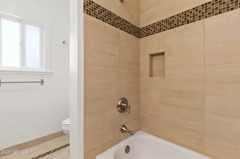 Bath - 1501 Earll Dr, Phoenix, AZ 85014 photo 6 of 6