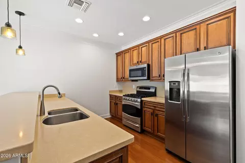 Kitchen - 1501 Earll Dr, Phoenix, AZ 85014 photo 3 of 4