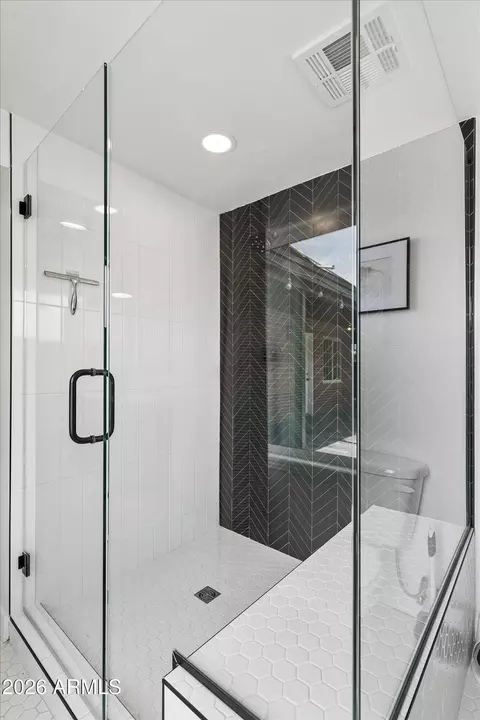Bath - 1731 E Verde Ln, Phoenix, AZ 85016 photo 4 of 5