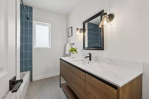 Bath - 1731 E Verde Ln, Phoenix, AZ 85016 photo 1 of 5